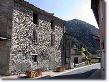 Beaujeu, maison en pierre Beaujeu, maison en pierre