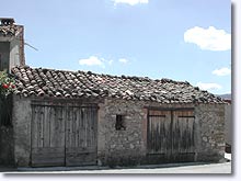 Castellet les Sausses, old barns