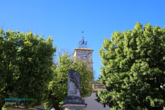 Cereste, church and monument