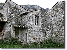 Chateauneuf-Miravail, stone-built house