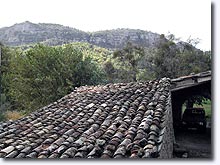 Chateauneuf-Miravail, roof