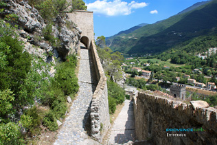 Entrevaux, chemin descendant de la forteresse