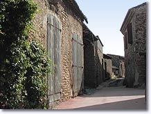 Entrevennes, old barn Entrevennes, old barn