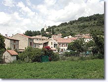 Estoublon, the village
