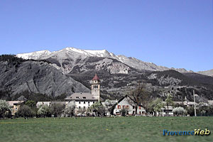 Faucon de Barcelonnette, the village