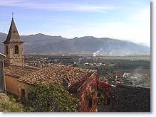 Montfort, clocher, village et paysage Montfort, clocher, village et paysage