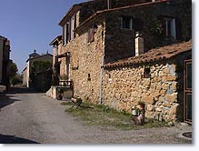 Montlaux, houses