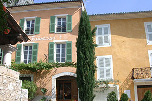 Moustiers, faiencier Moustiers, faiencier