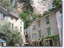 Moustiers, maisons