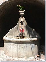 Pierrevert, fontaine