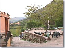 Rougon, terrasse de café