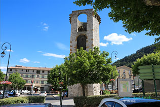 Sisteron, tour en ruine