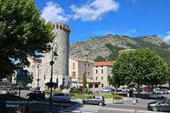 Sisteron, place et tour