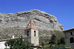 Saint Geniez, clocher sous le rocher