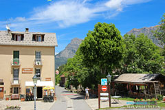 Saint Vincent les Forts, auberge montagnarde Saint Vincent les Forts, auberge montagnarde