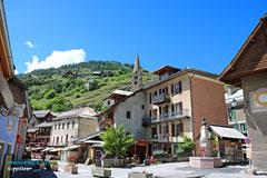 Aiguilles, le village Aiguilles, le village