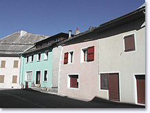 Châteauroux les Alpes, maisons