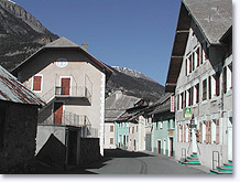 Châteauroux les Alpes, rue