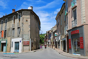 Laragne-Monteglin, street