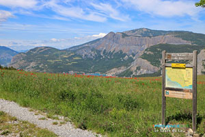 Le Sauze du Lac, Balcons du Lac hiking path