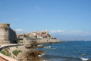 Antibes, les remparts et la tour
