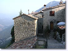 Bairols, houses