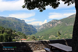 Le Bar sur Loup - View on the mountains