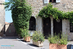 Le Bar sur Loup, doors