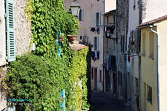 Le Bar sur Loup, rue