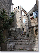 Bézaudun Les Alpes, rue en escalier