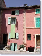 Bouyon, houses