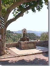 Castagniers, fontaine et paysage