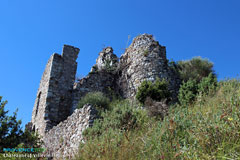 Chateauneuf Villevieille, ruines du vieux village