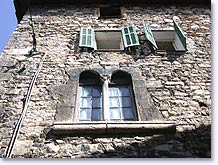 Clans, façade