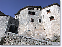 Coursegoules, maisons Coursegoules, maisons