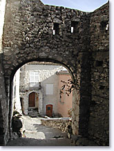 Coursegoules, passage voûté Coursegoules, passage voûté