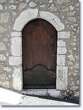 Escragnolles, ancient door