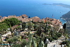 Eze, le village surplombant la mer Eze, le village surplombant la mer