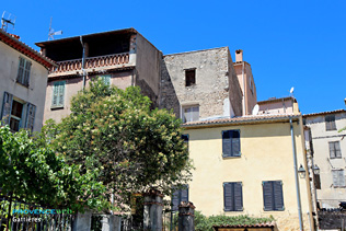 Gattières, maisons