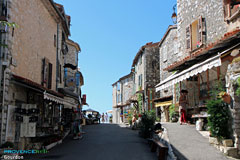 Gourdon, street and shops