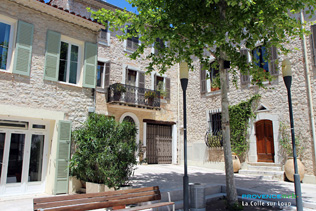 La Colle sur Loup, small square
