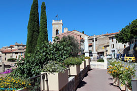 La Gaude, reaching the village