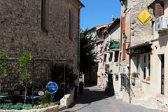 La Gaude, terrasse et rue