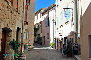 La Gaude, street