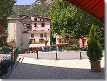 Puget Théniers, place