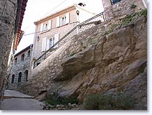 Revest les Roches, calade Revest les Roches, calade