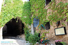Roquebrune Cap Martin, vaulted passageway Roquebrune Cap Martin, vaulted passageway