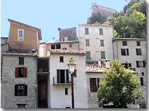 Roquesteron-Grasse, houses