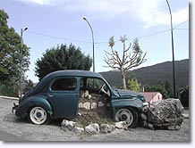 Seranon, old Renault 4cv