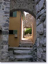 Sigale, vaulted passageway Sigale, vaulted passageway